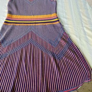 BCBG MAX AZRIA SLEEVELESS KNIT DRESS LARGE